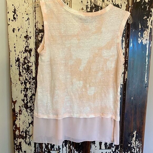 EUC super cute Banana Republic sheer bottom tank - Picture 2 of 7